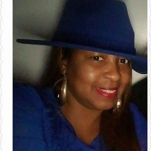 Meet your Posher, Yolanda